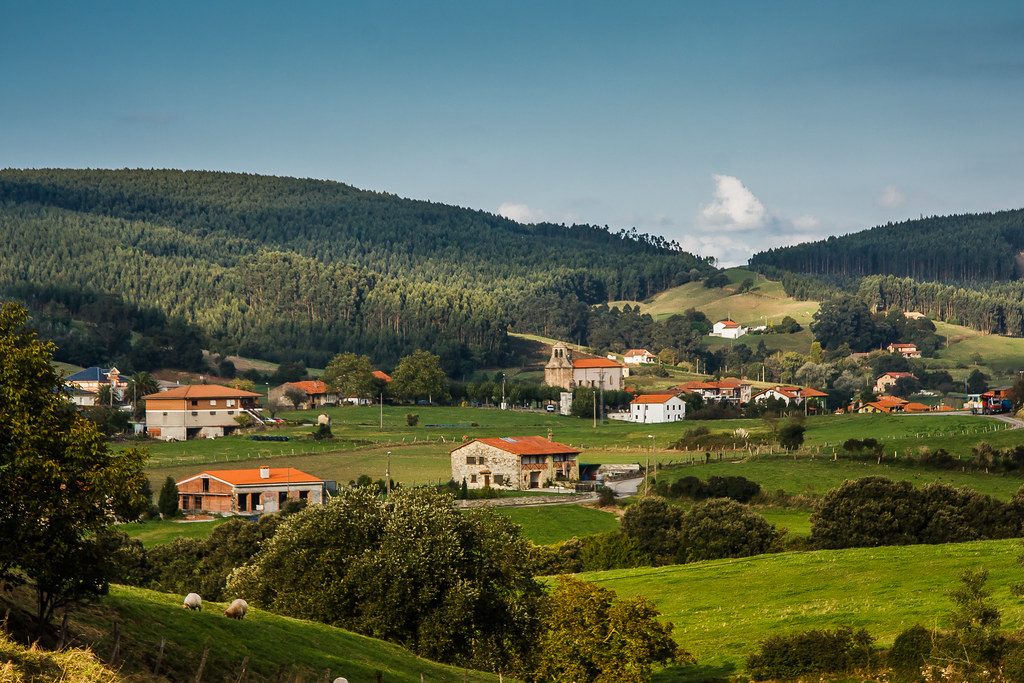 General view of the rural surroundings of Güemes, in the municipality of Bareyo, with the landscape typical of this part of the Camino de Santiago del Norte