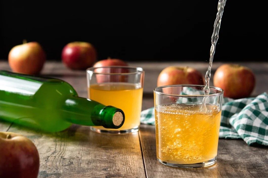 Sidra natural cerca de Bareyo: dónde probarla en la costa de Trasmiera