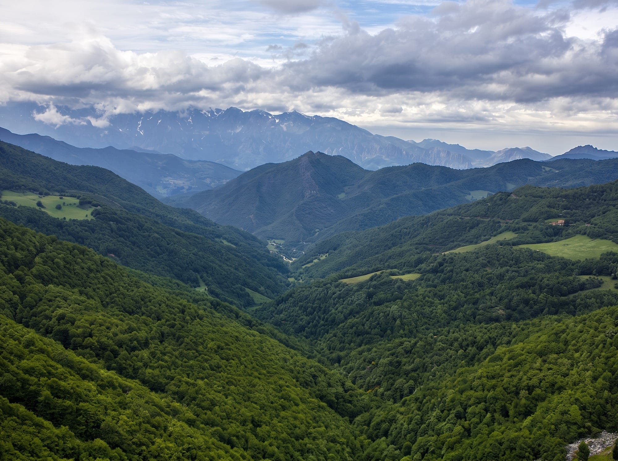 Panorámica de los Picos de Europa desde el puerto de Piedrasluengas