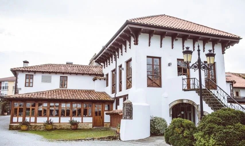 Façade ou salle du restaurant Cenador de Amós à Villaverde de Pontones