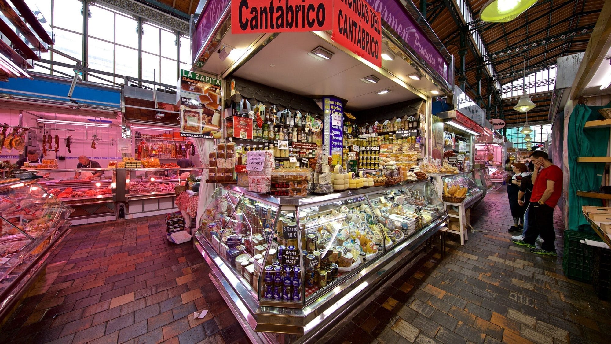 Fresh fish and seafood stalls inside the Mercado de la Esperanza, close-up