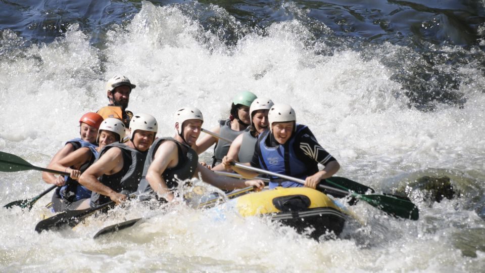 Rafting y barranquismo en Cantabria: 6 sitios en grupo
