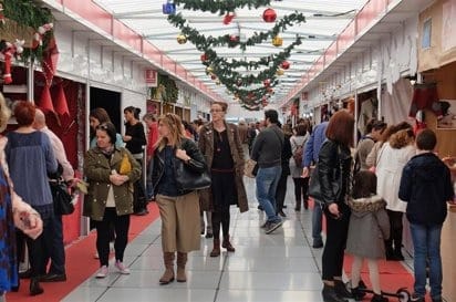 Casetas del mercadillo navideño de la Plaza de Pombo, Santander
